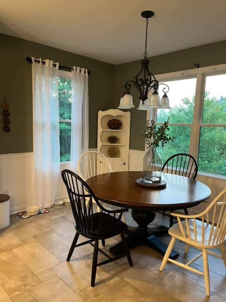 Interior painting dining room in Beavercreek